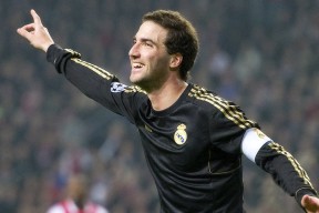 开云体育-塔图姆对手完全无解，黄蜂绝杀马刺，当个人英雄主义与团队奇迹碰撞