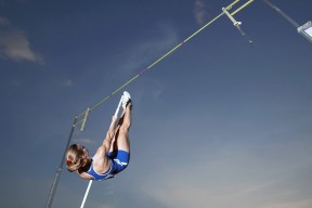 开云体育在线-广厦队完胜老鹰，福克斯如何用东方智慧改写NBA叙事