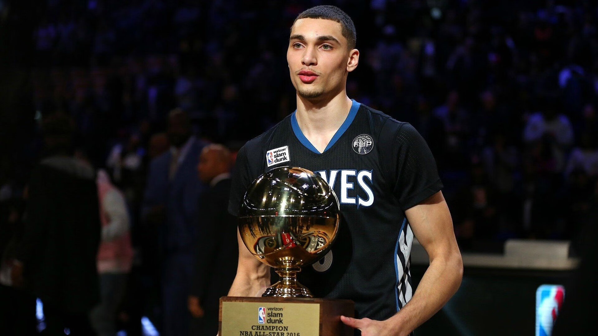 贝恩的沉默与喧嚣,当高能输出成为一场安静的复仇