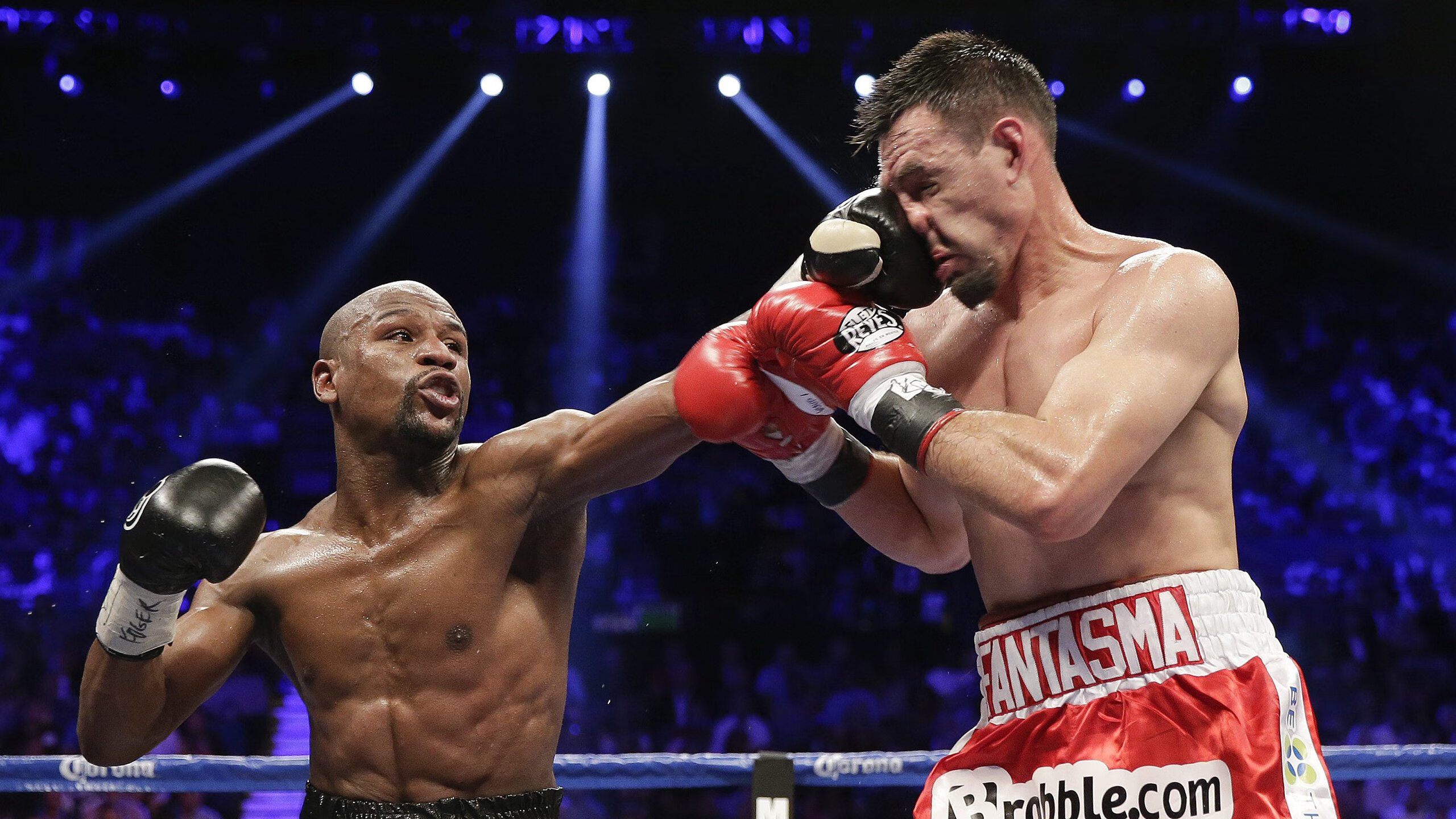 霍勒迪末节封神！活塞窒息防守让文班亚马迷失圣城