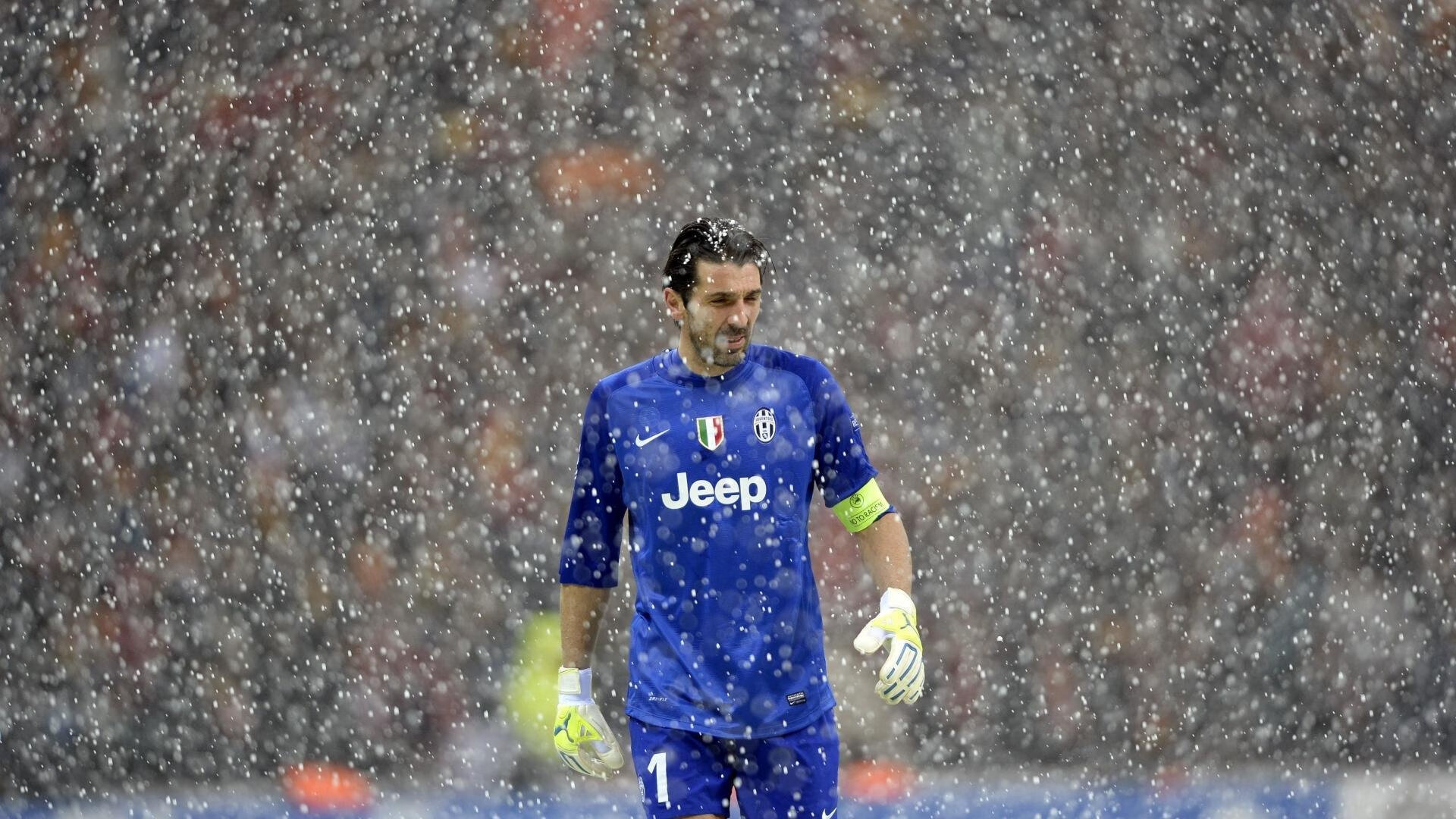 埃及碾压沙特，范戴克成为关键先生，当铁血防线遇上沙漠风暴